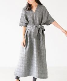 BT139 Vネックワンピース