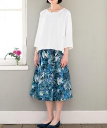 BT548 ラウンドネックブラウス&タックスカート