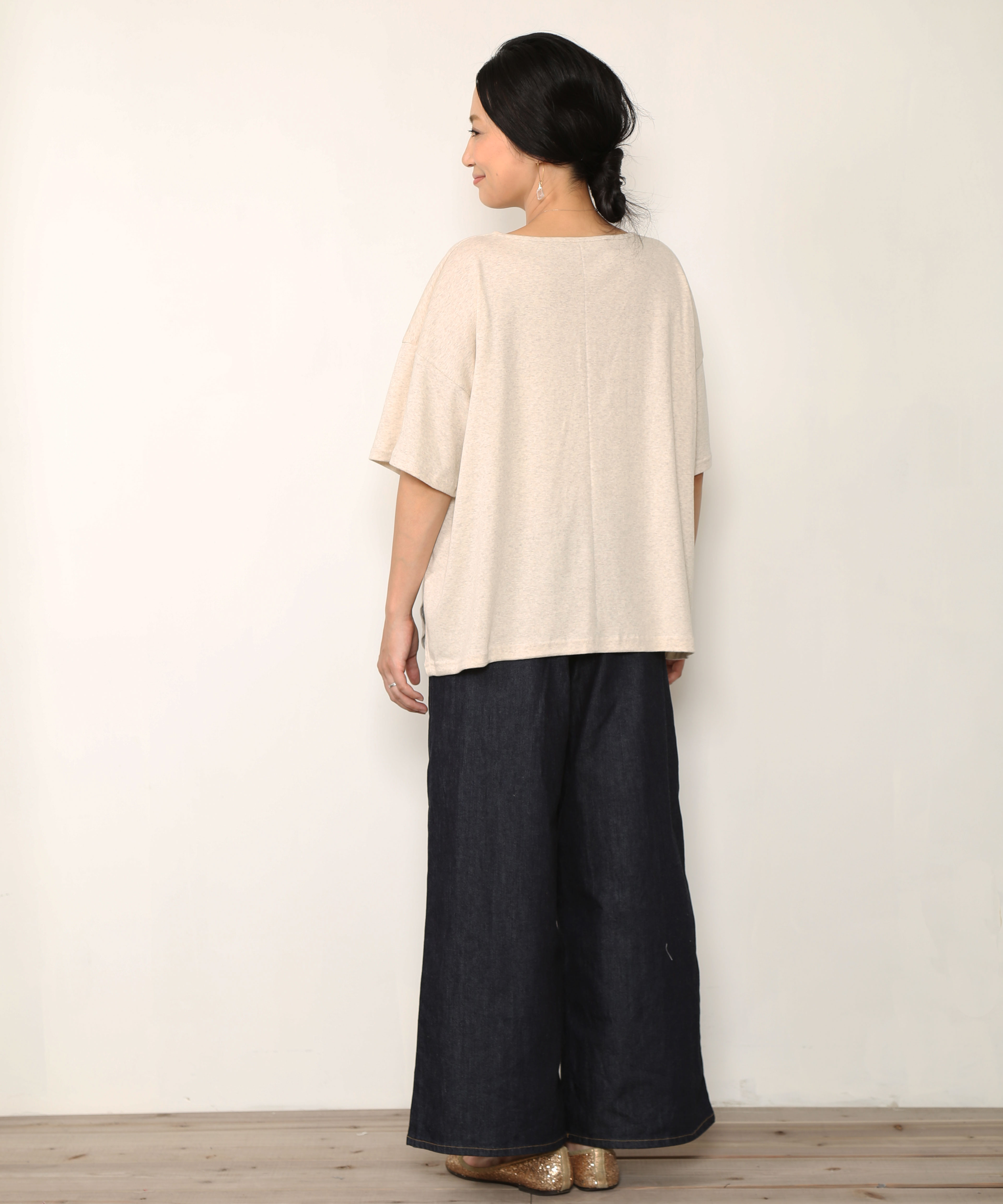 BH004 スリットデザインプルオーバー