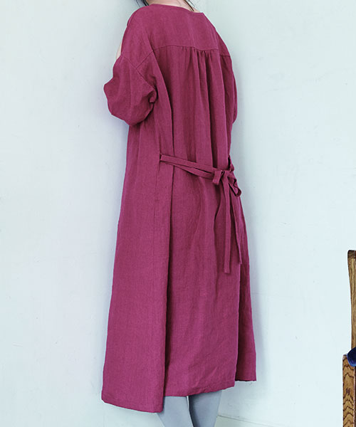 BT085 タックデザインのワンピース