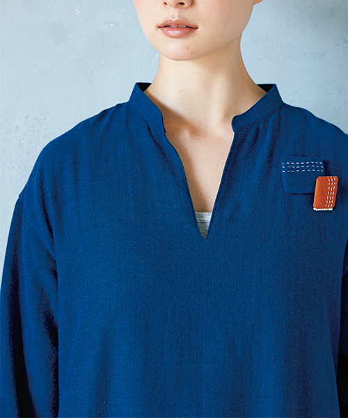 BT170 スタンドカラーのワンピース