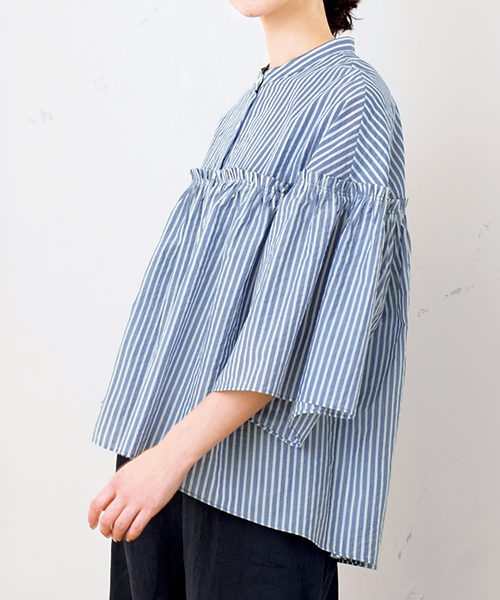 BT173 フリルギャザーブラウス