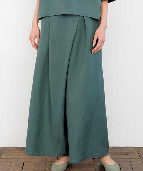 BT201 ベルトつきタックワイドパンツ