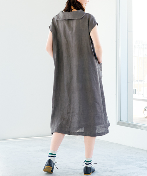 BT468 セーラーカラーのワンピース