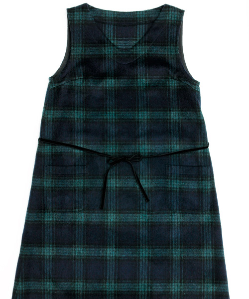 BT552 Vネックワンピース