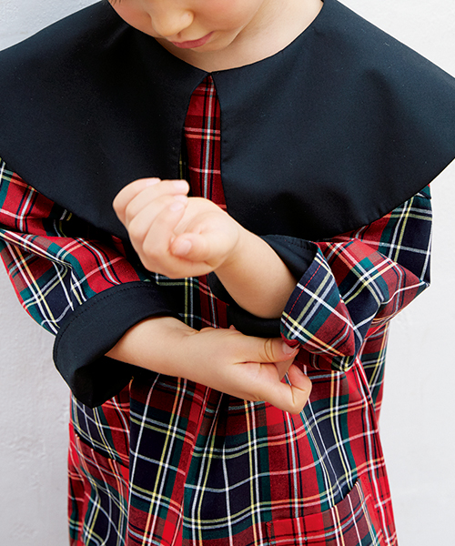 BT651 大きな衿のワンピース