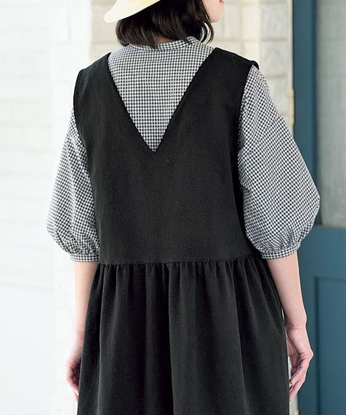 BT674 フロントボタンのジャンパースカート