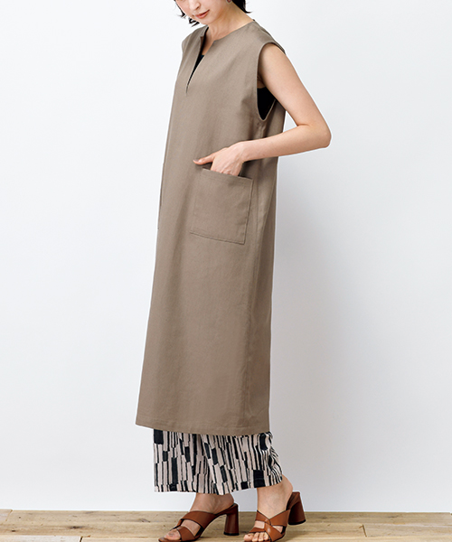 BT676 スラッシュあきジャンパースカート