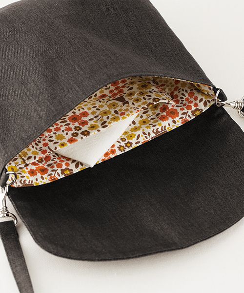 BT686 ふたつきポシェット