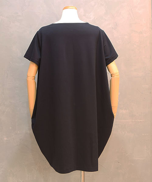 CP0040 スクエアネックコクーンワンピース