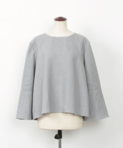 TP011 フレア袖ブラウス